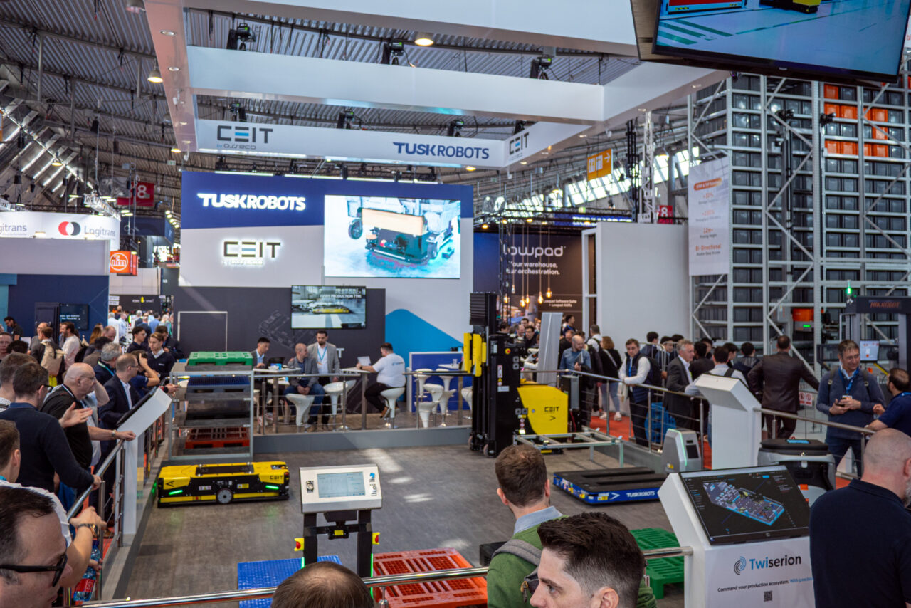 Prezentace robotů a technologií Asseco CEIT na veletrhu LogiMAT 2026